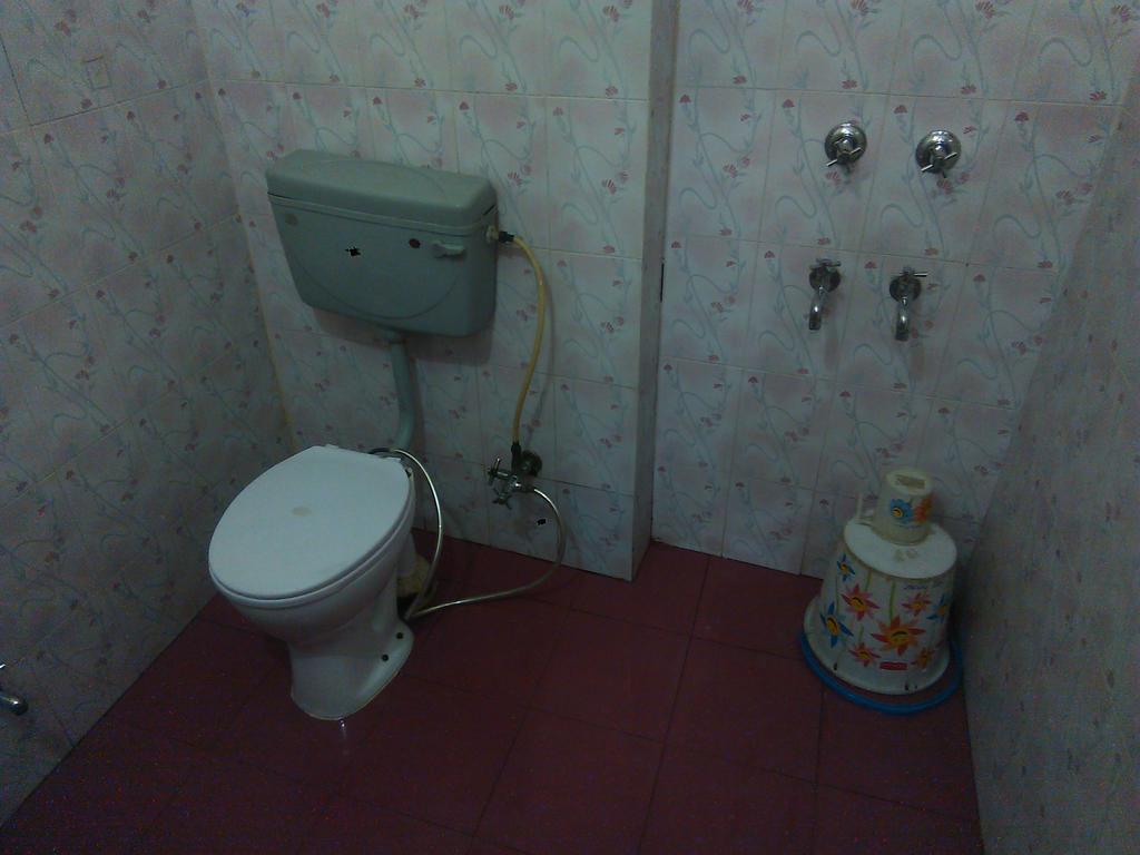 Yatri Guest House Yeni Delhi Dış mekan fotoğraf